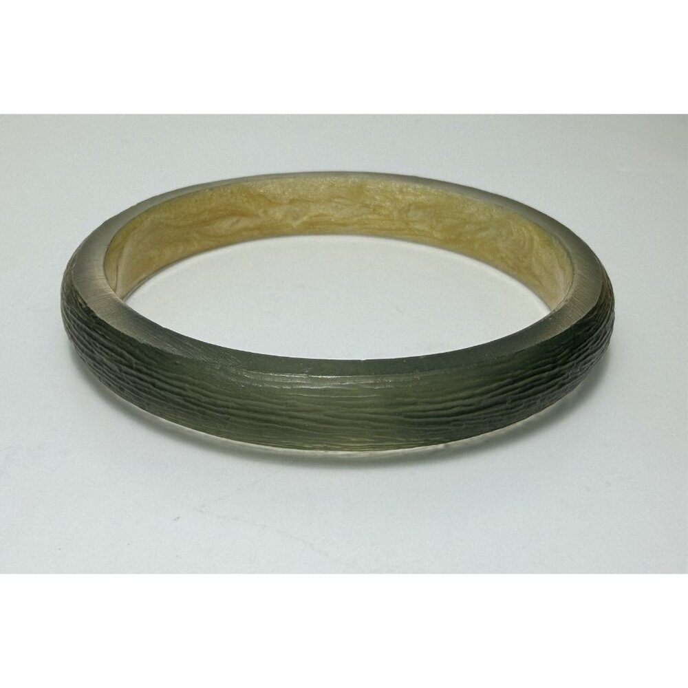 Vintage Green Lucite Bangle Bracelet Luminous Textured Size 7.75 Pretty
